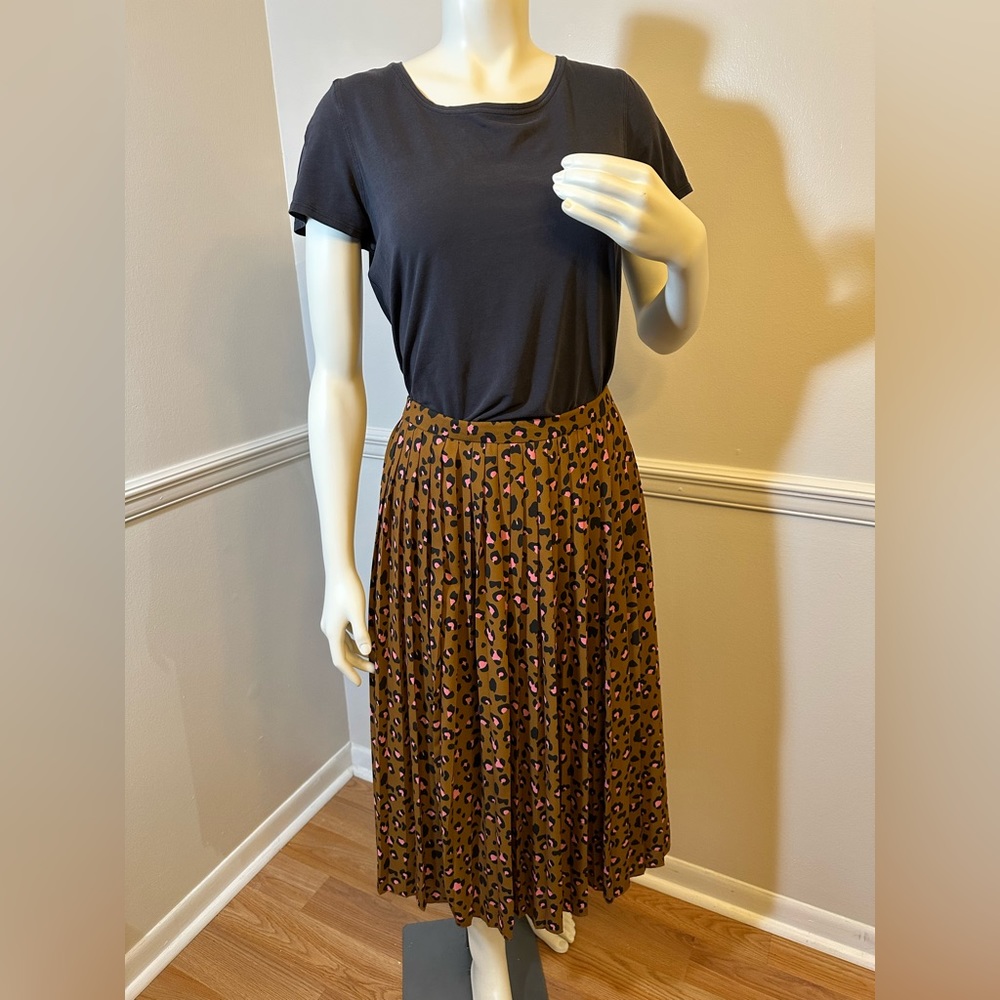 2 Banana Republic (Factory) Pleated Midi Skirts